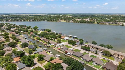 706 Tahiti Drive Granbury TX 76048