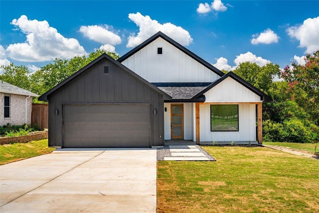 Photo of 1017 Cedarcrest Drive, Mesquite, TX 75149 (MLS # 21083909)