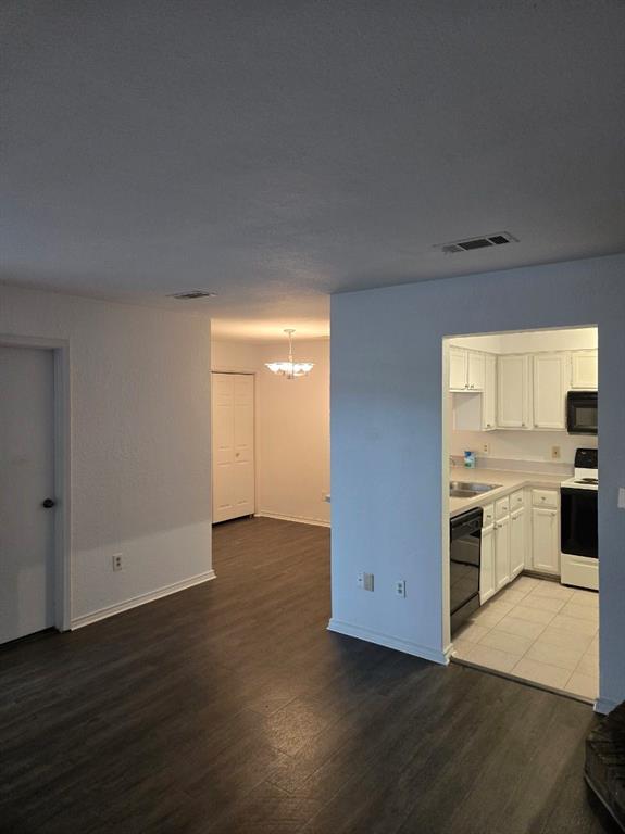 Wellington Place I Condos - Residential Lease