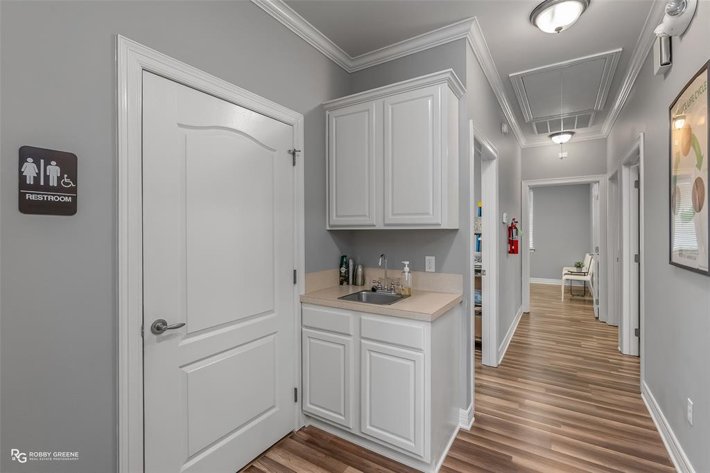 Fern Ave Office Center - Commercial Sale