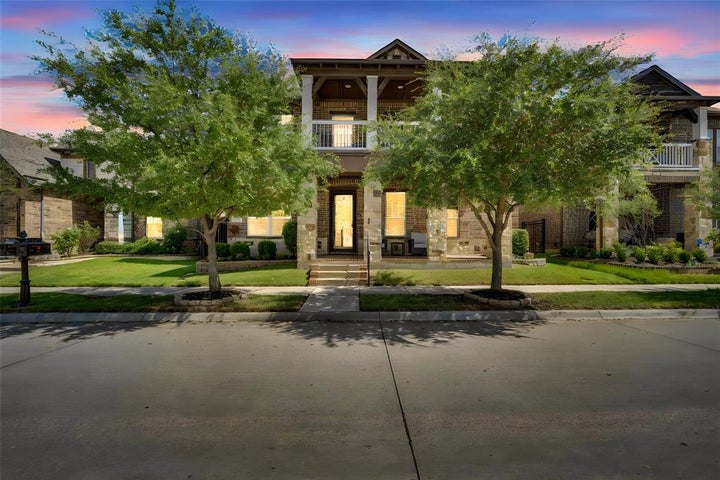 Photo 1 of 31 — 1501 Birds Fort Trail, Arlington, TX 76005