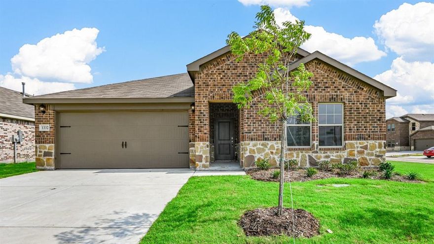 Charming 4-bed, 2-bath home in Liberty Crossing! Built in 2024, this 2,100?sq?ft single-story home offers an open-concept layout with a spacious kitchen featuring an island, granite countertops, and walk-in pantry. The primary suite includes dual sinks, walk-in closet, and private bath. Energy-efficient features, LED lighting, and modern finishes throughout. Large fenced yard, 2-car garage, and full sprinkler system. Located in a master-planned community with HOA amenities