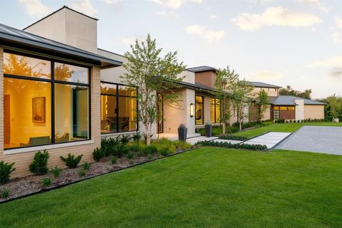 4527 N Lindhurst Avenue Dallas TX 75229