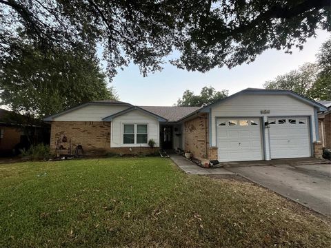2421 Claremont Drive Grand Prairie TX 75052