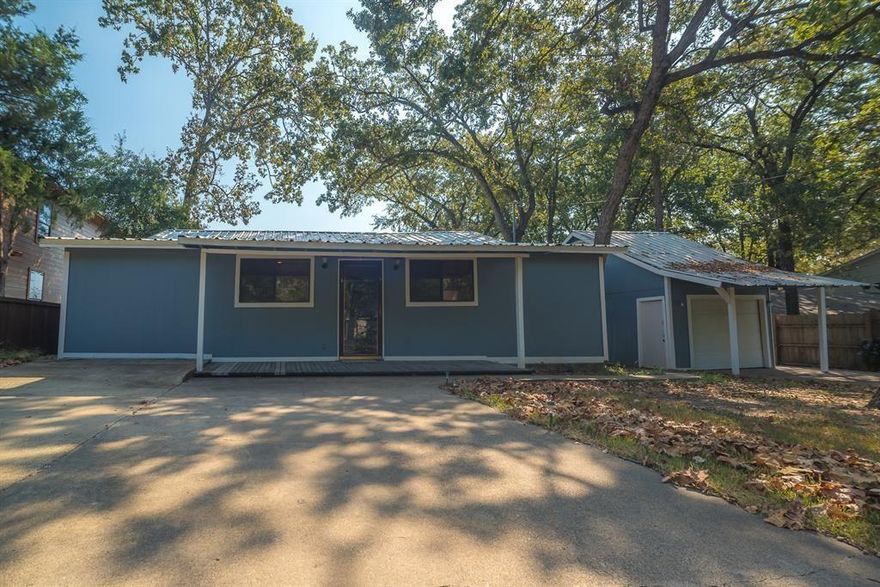 1.845 sf of water front house property with private boat house with lift and fishing pier on 73 ft of water frontage huge open backyard. Just a few homes off open water in a protected channel that is known for its great fishing in Cedar Creek Lake. Large Screened living area in the Porch on the waterside with AC. POA has a community Boat Ramp. Brand New 3.5 tons HVAC . POA (HOA) is voluntary. The subject property is conveniently located near many area restaurants and retail centers. Lowes, Walmart. McDonalds, Dollar Tree, Starbuck Coffee, Subway are only 2 minutes drive away. The kitchen and bathrooms were renovated with new quartz counter-tops. New water heater. This rental comes unfurnished.
This rental Does Not include the detached garage structure, but it has ample space for parking multiple vehicles plus the RV parking.