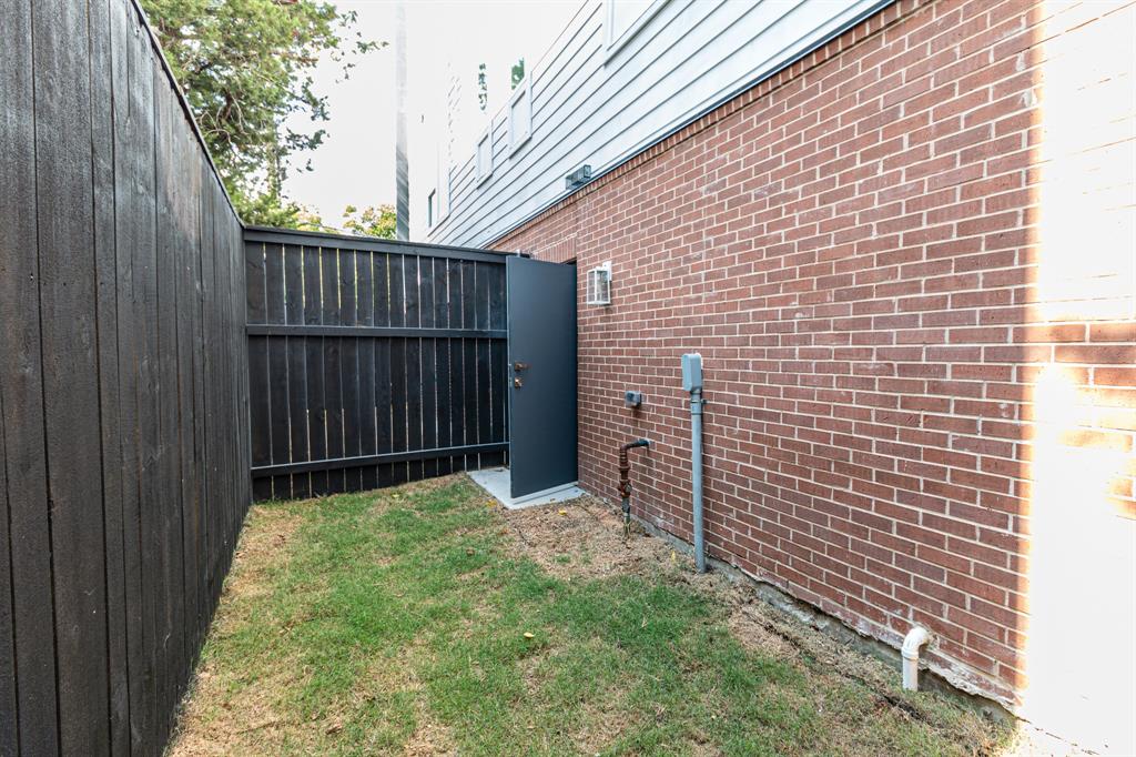 Ross Ave - Residential Lease