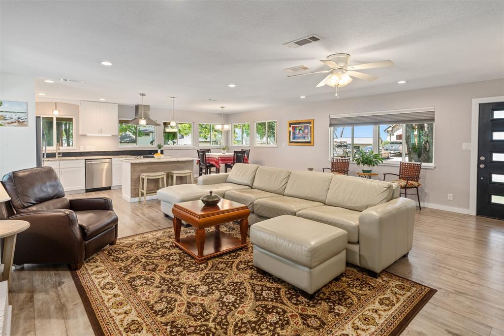 275 Harbor Drive