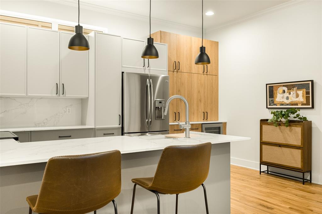Ross Ave Condo - Residential