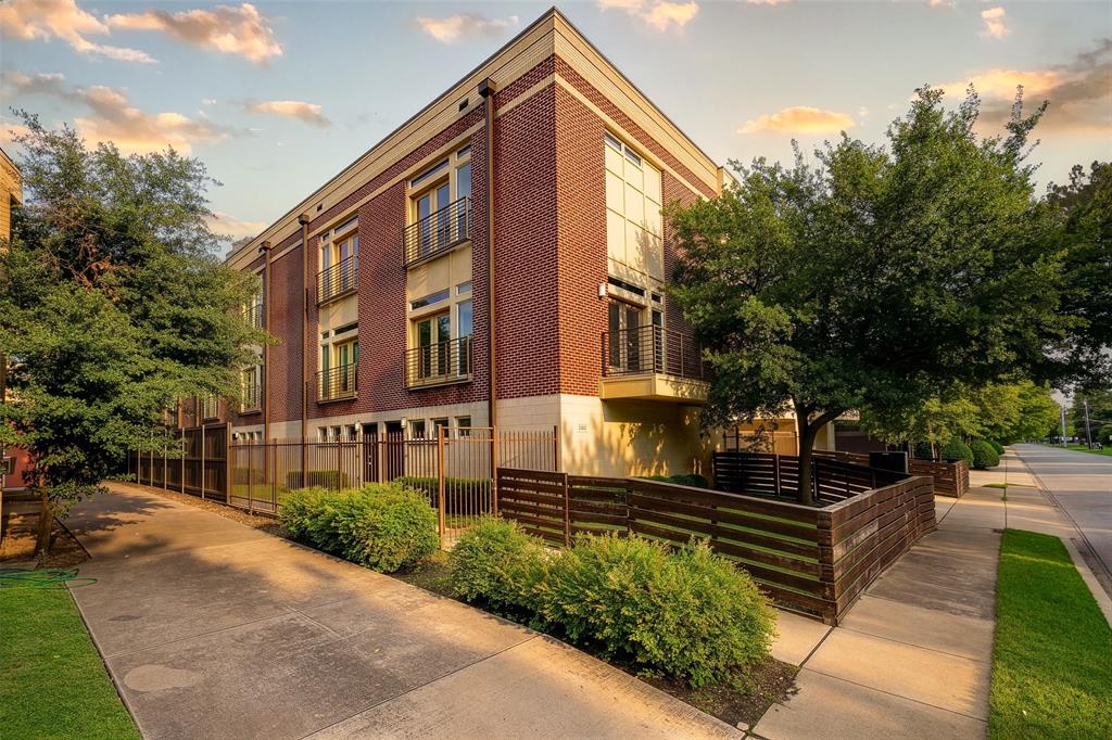 Ross Ave Condo - Residential