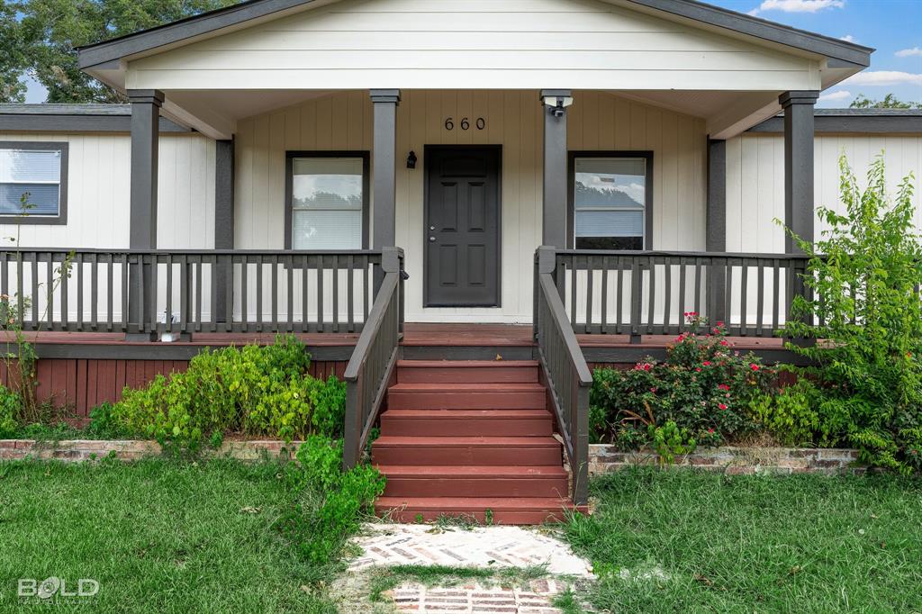 660 Red Chute Lane