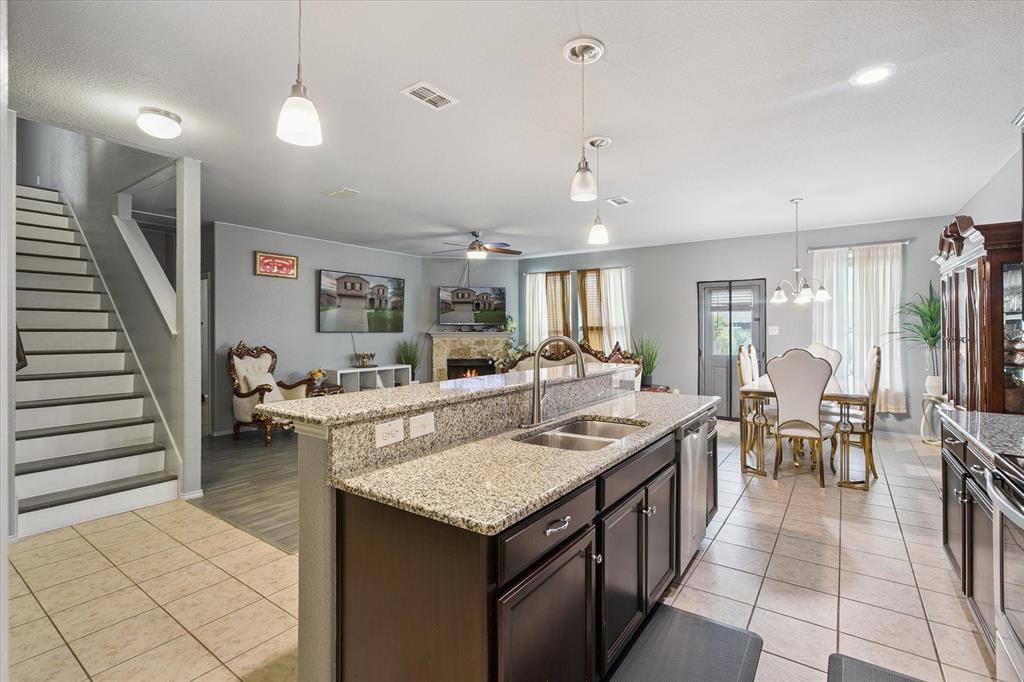 2304 Bermont Red Lane