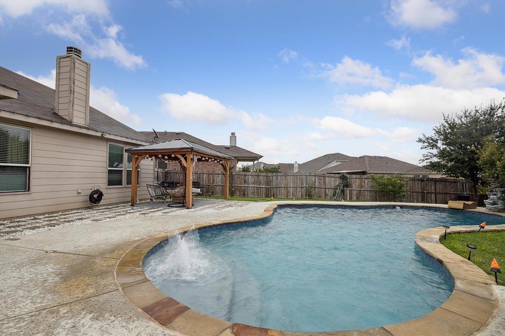 2304 Bermont Red Lane