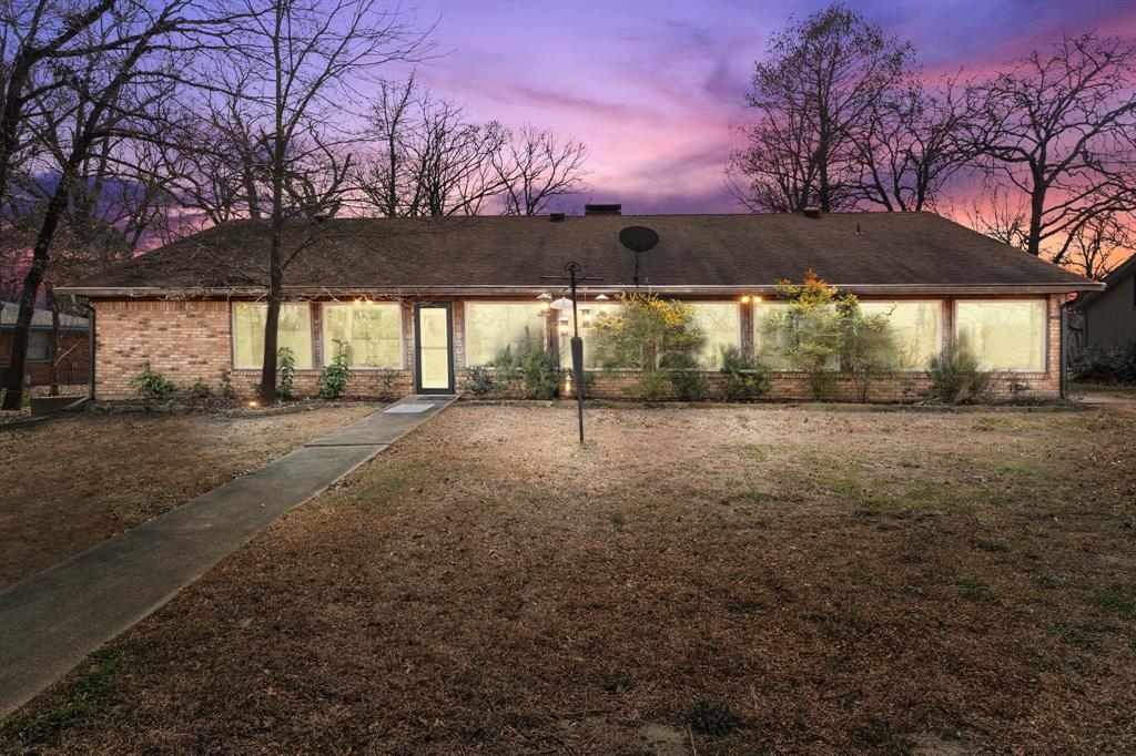 615 Private Road 5881