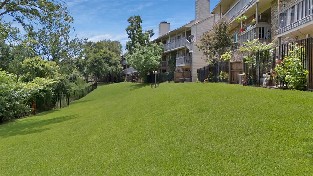 Oaks On The Bend Condos Ph 01-04 - Residential