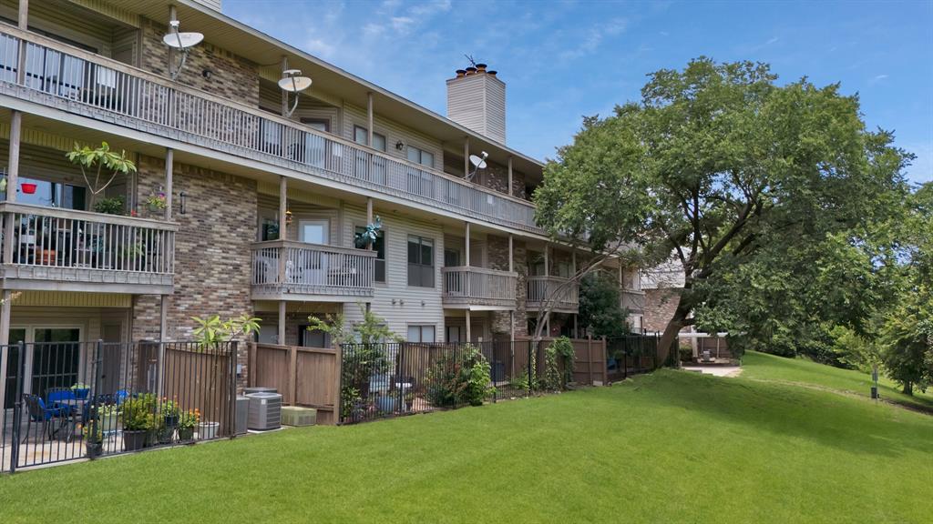 Oaks On The Bend Condos Ph 01-04 - Residential