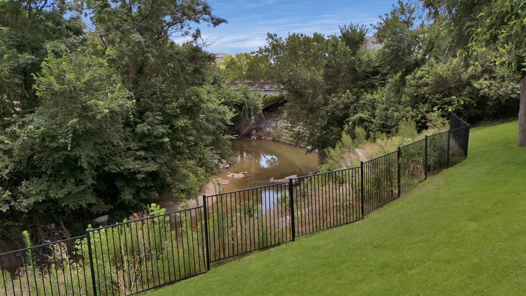 Oaks On The Bend Condos Ph 01-04 - Residential