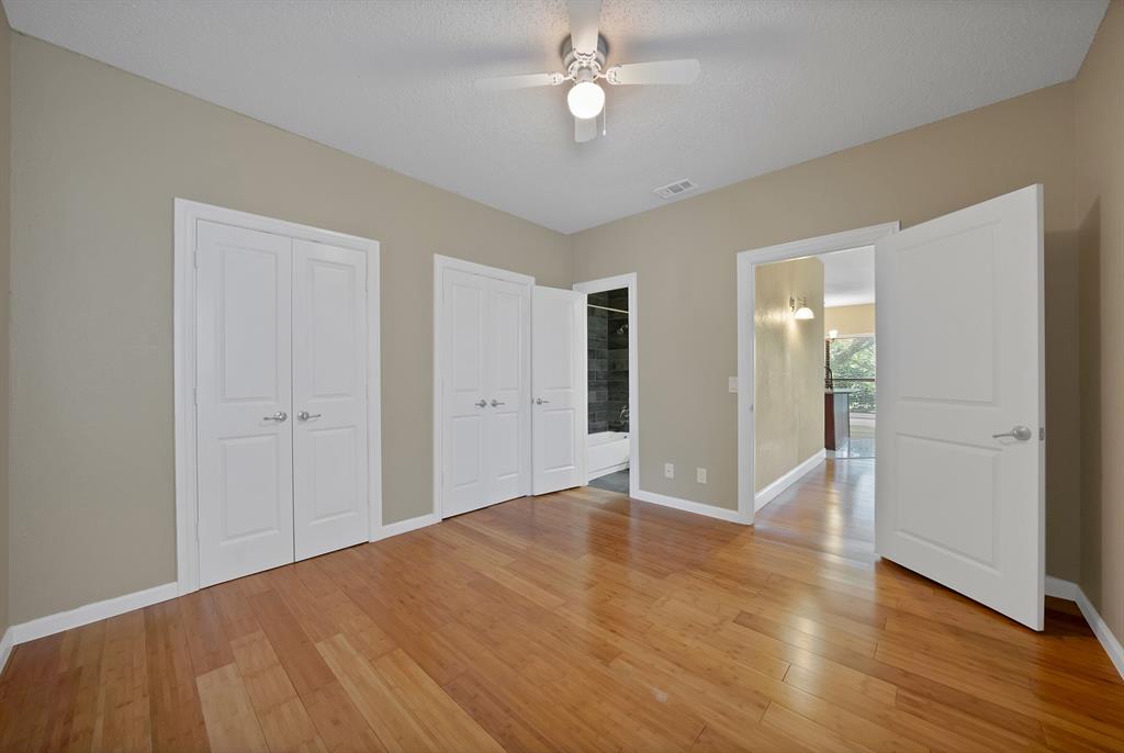 Oaks On The Bend Condos Ph 01-04 - Residential