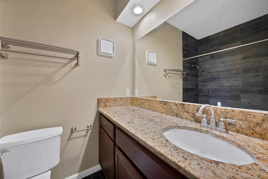 Oaks On The Bend Condos Ph 01-04 - Residential