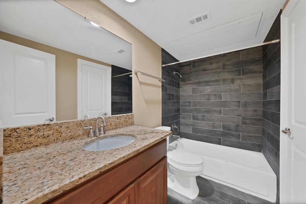 Oaks On The Bend Condos Ph 01-04 - Residential