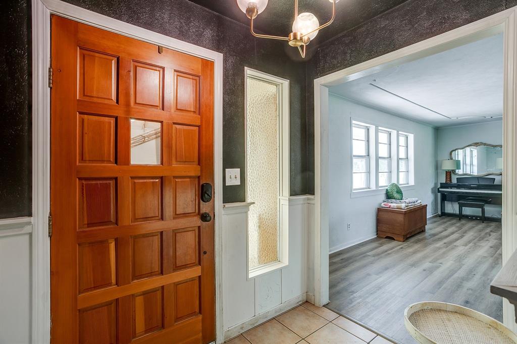 8216 Cleburne Highway