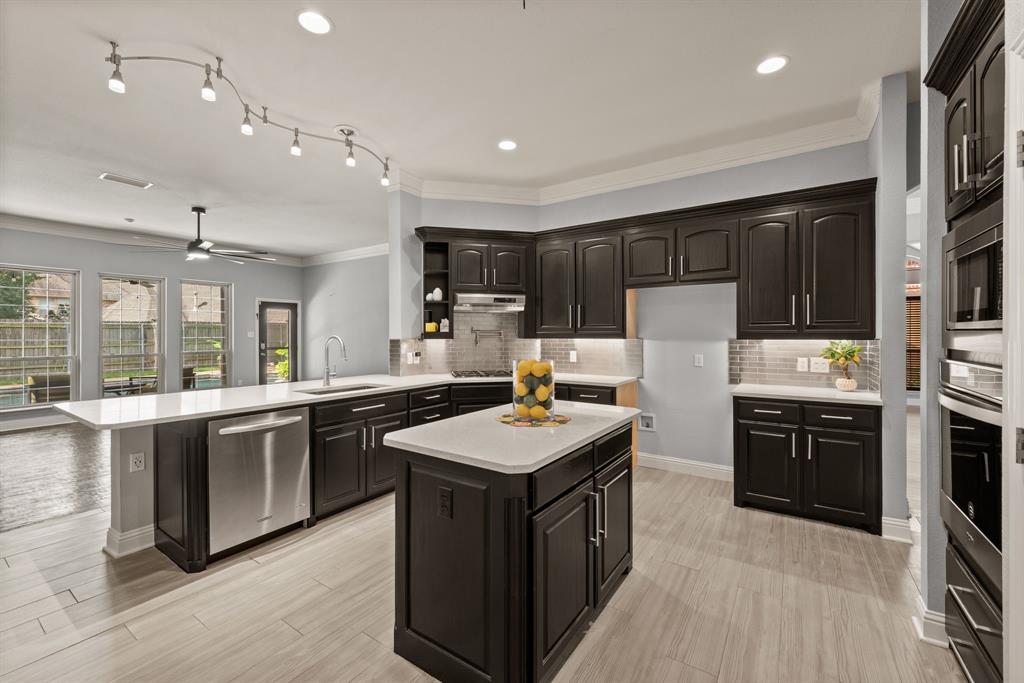 7832 Heatherbrook Court