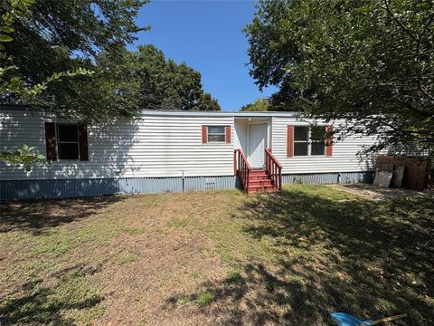 2010 Spring Court Azle TX 76020