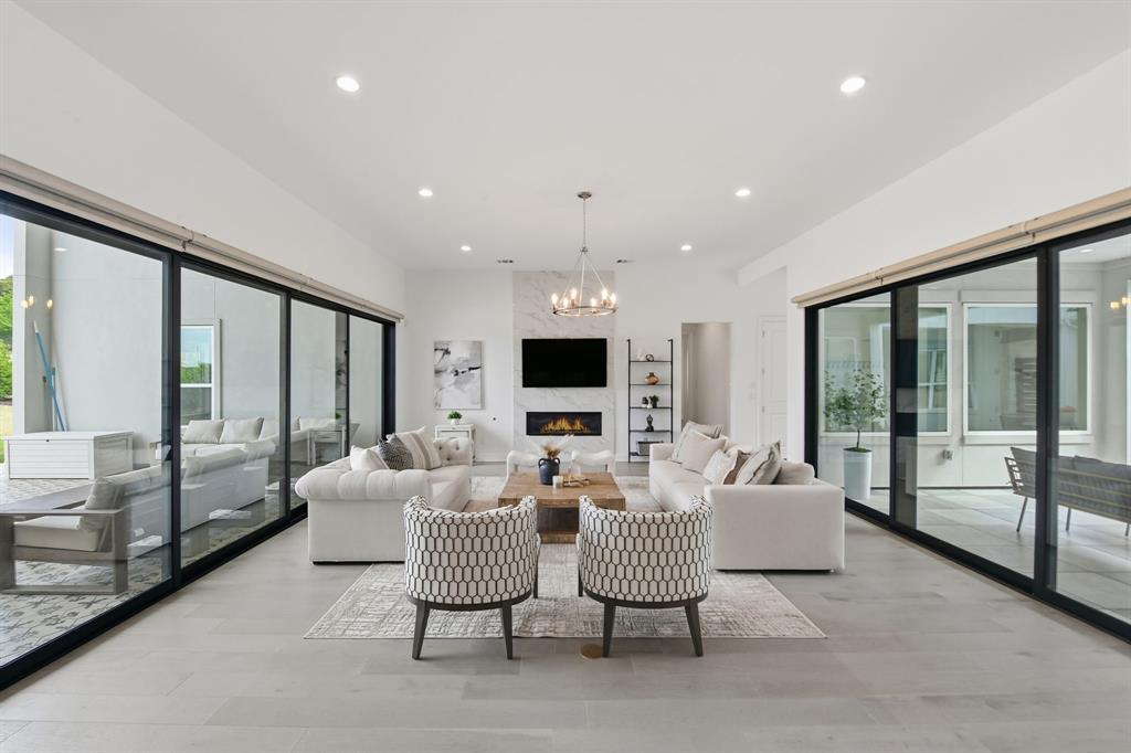 Townlake Ph Four - Residential