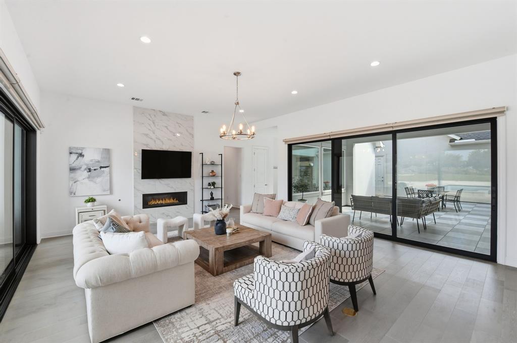 Townlake Ph Four - Residential