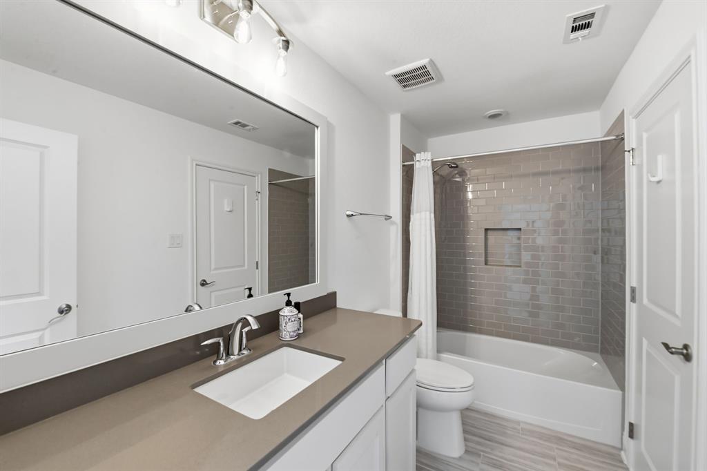 Townlake Ph Four - Residential