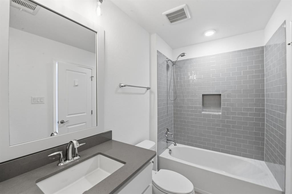 Townlake Ph Four - Residential