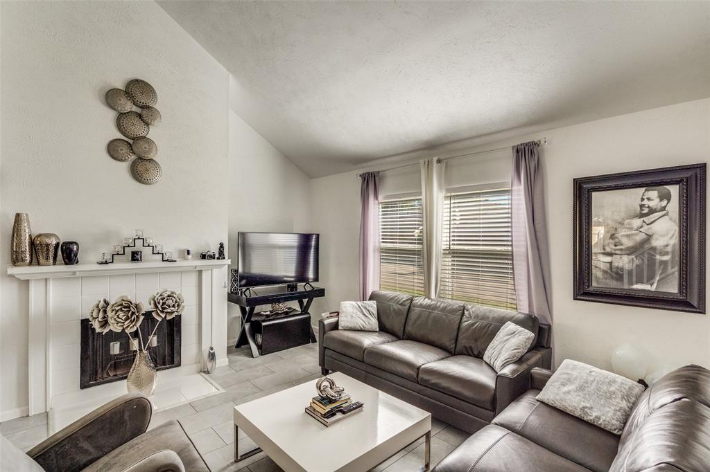 2825 Persimmons Court