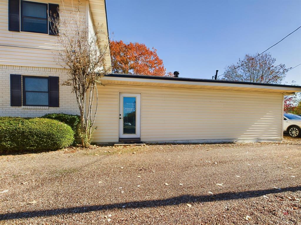 Joshua Minnett - Commercial Lease