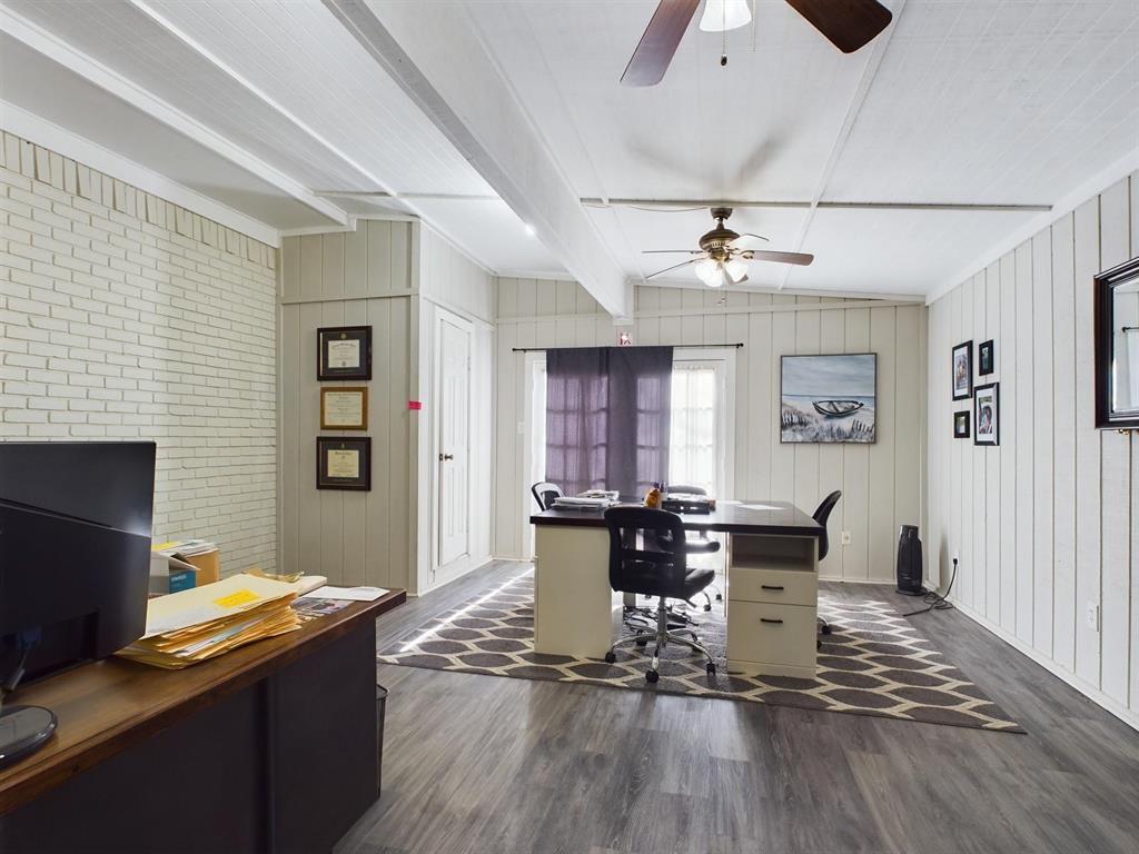 Joshua Minnett - Commercial Lease