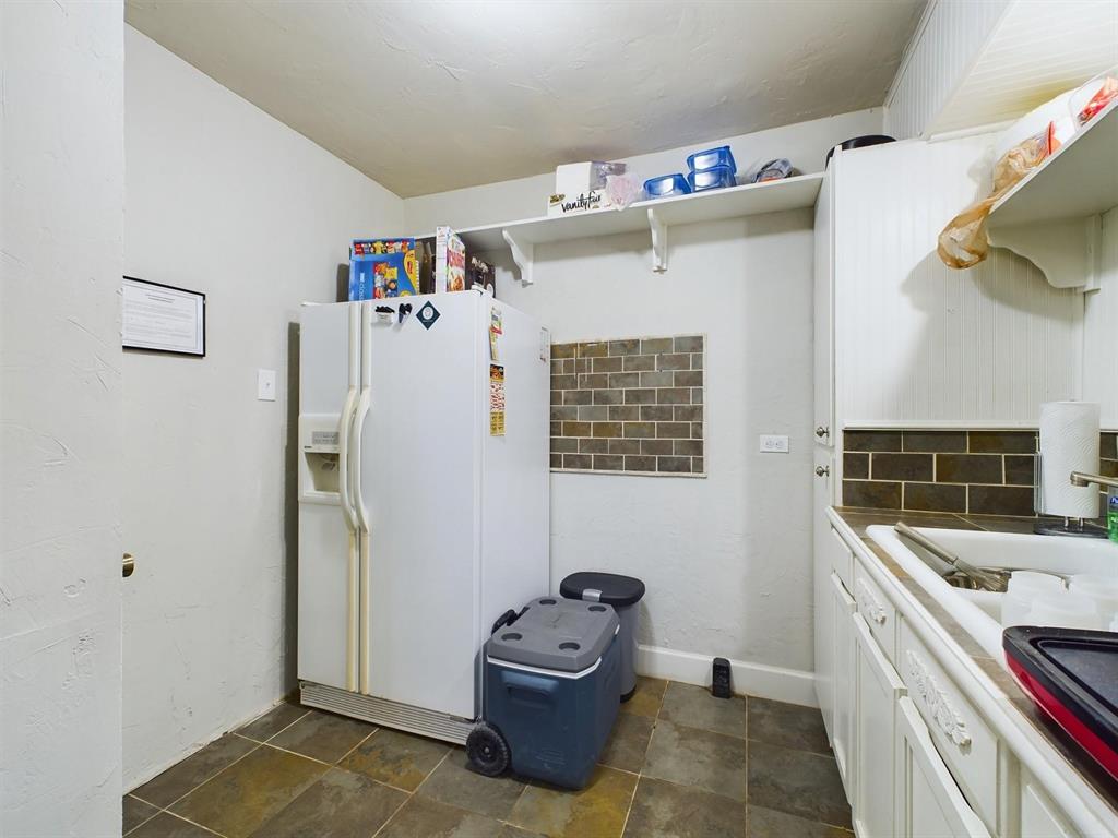 Joshua Minnett - Commercial Lease