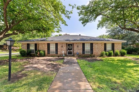 7251 Valley Dale Court Benbrook TX 76116