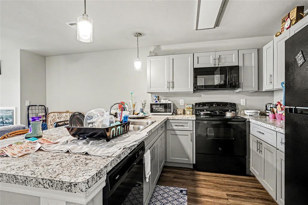 Sable Ridge Condos Ph 01-06 - Residential