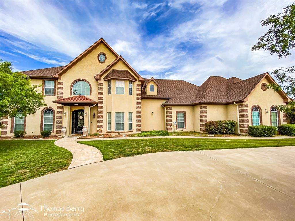 1201 Saddle Lakes Drive