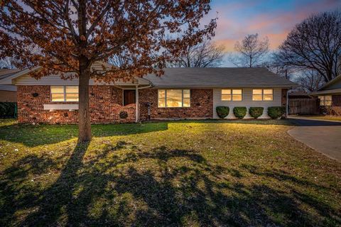 7408 Maple Drive North Richland Hills TX 76180