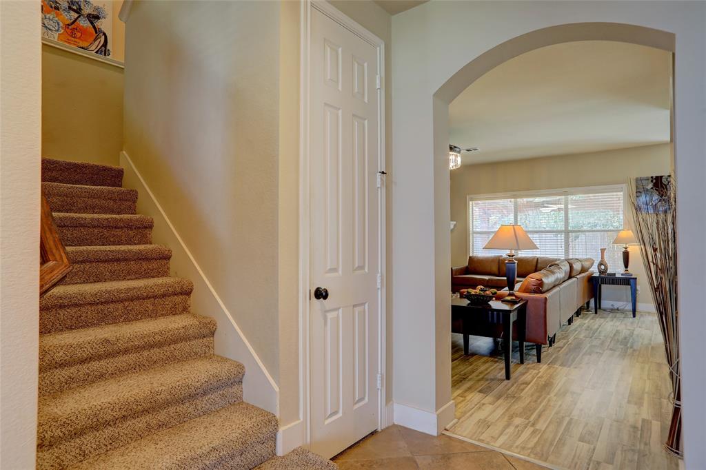 1316 Taren Trail