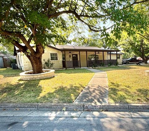 Photo of 3557 Reeves St, North Richland Hills, TX 76117 (MLS # 21091343)