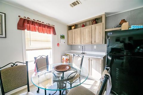 Tiny photo for 176 Graydon Road, Whitesboro, TX 76273 (MLS # 21197109)