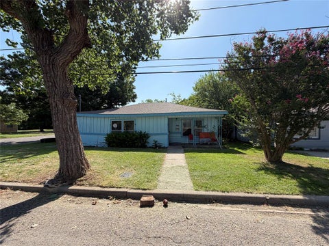 Photo of 616 White Street, Whitesboro, TX 76273 (MLS # 21332046)