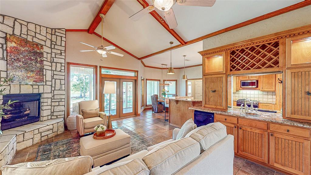 Stone Chimney Cove - Residential