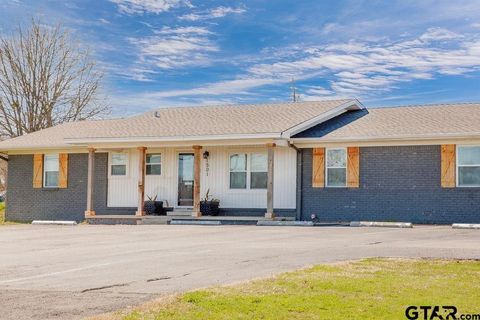 1501 S Main Street Lindale TX 75771