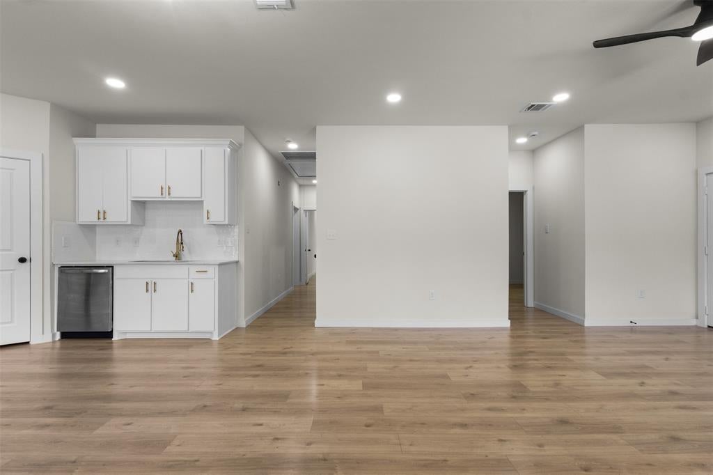 333 Levant Avenue
