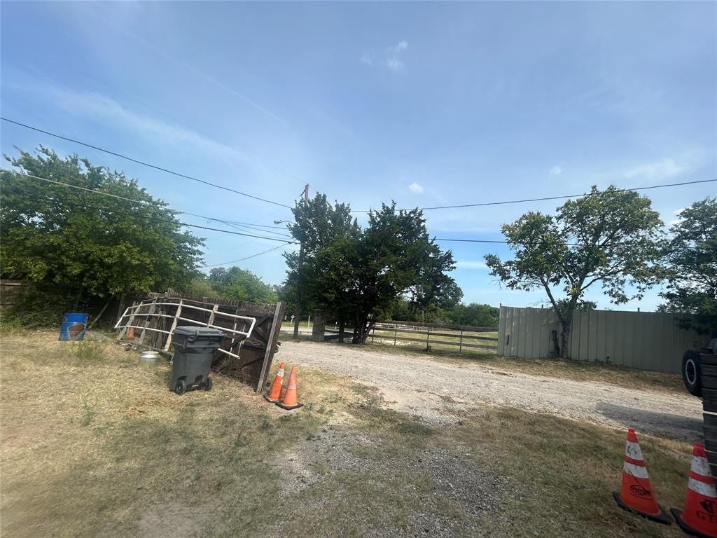 5747 Johnson Lane