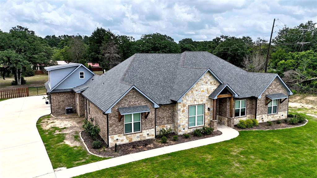 4999 Lago Vista Drive