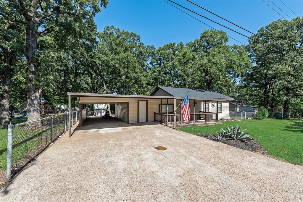 176 Forest Lane