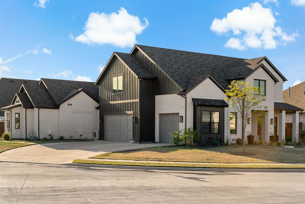 1261 Maplewood Drive