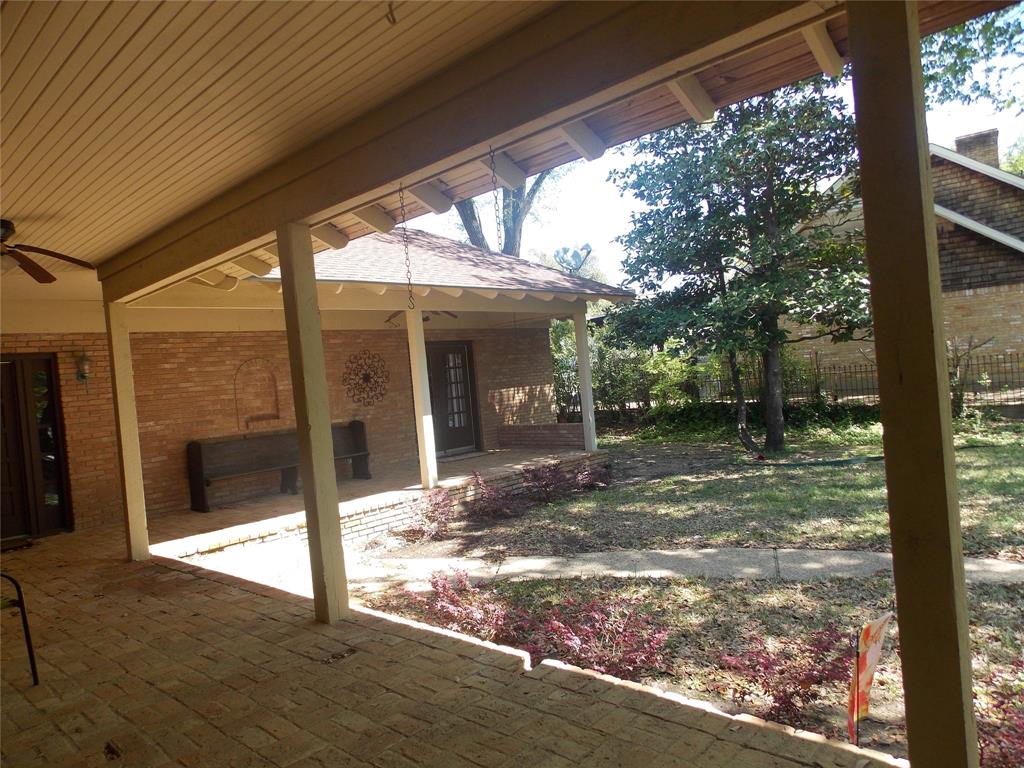 704 Adams Lane